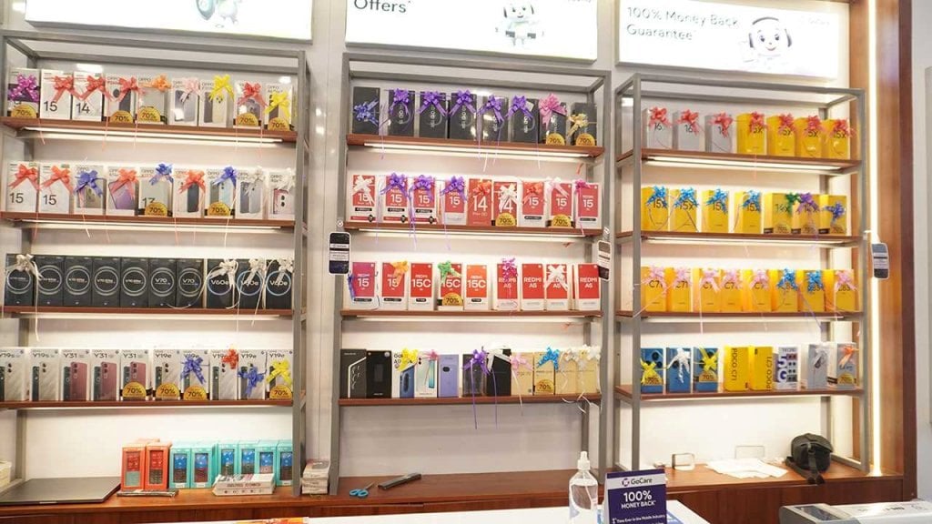 Phân loại và bài trí hàng hóa khoa học tại shop phụ kiện