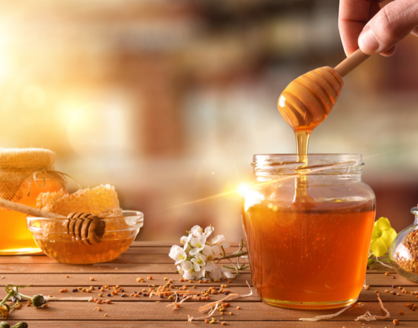 Dùng Mật Ong Để Thải Độc Hàng Ngày Có Tốt Không?