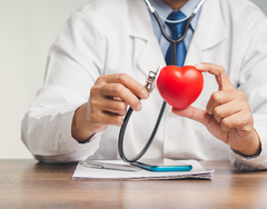 5 Thói Quen Tưởng “Bình Thường” Nhưng Đang Âm Thầm Phá Hủy Trái Tim Bạn Mỗi Ngày