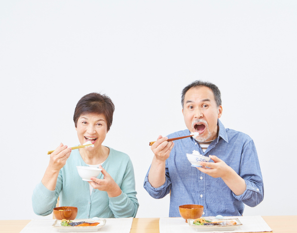 "Ăn Cơm Trước, Rau Tính Sau" Khiến Đường Huyết Tăng Vọt