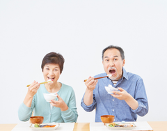 "Ăn Cơm Trước, Rau Tính Sau" Khiến Đường Huyết Tăng Vọt