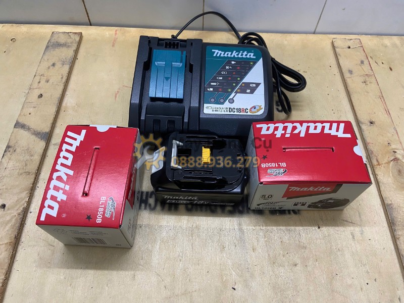 Bộ 2 pin 5Ah sạc DC18RC Makita DBO380RTJ
