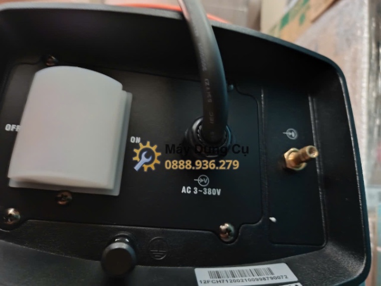 Cổng cấp nguồn AC 380V trên máy hàn Jasic TIG315PACDC