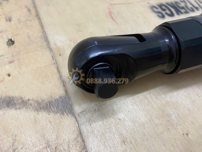 Đầu góc Dekton M21-RW90XPRO giúp thao tác không gian hẹp