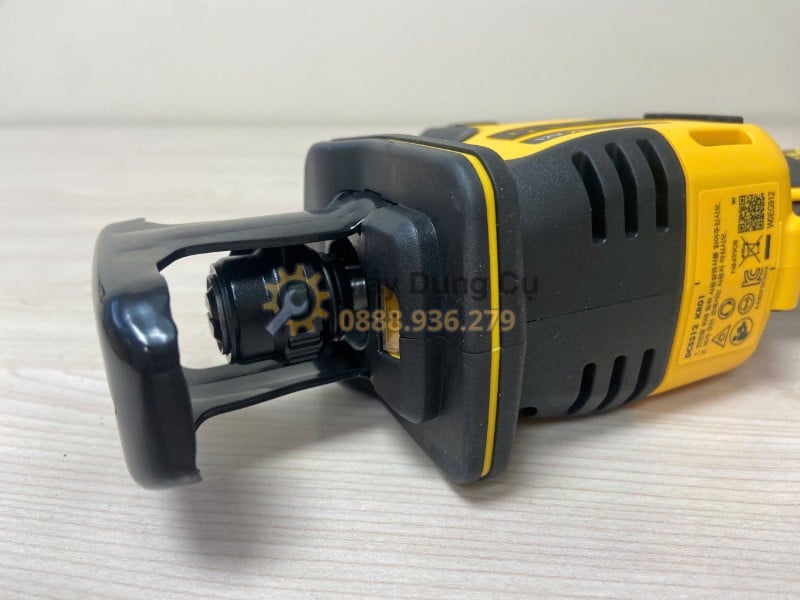 Đầu kẹp lưỡi cưa DeWALT DCS312 thay lưỡi nhanh