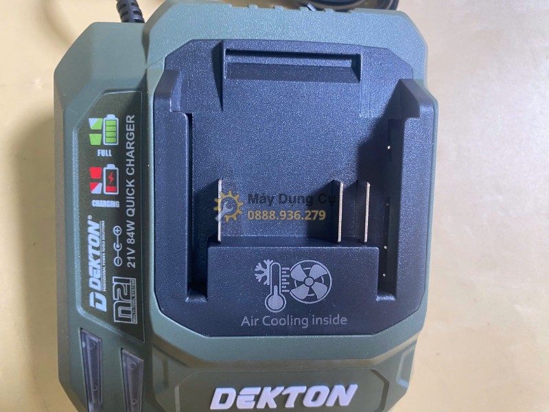 Đốc sạc pin Dekton M21 S40XCP chân pin phổ thông