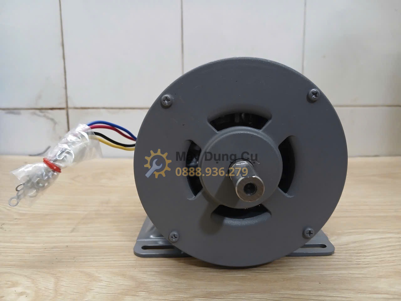 Động cơ Hitachi 1/3HP 4 cực 1 pha frame 71 dùng kiểu chân đế