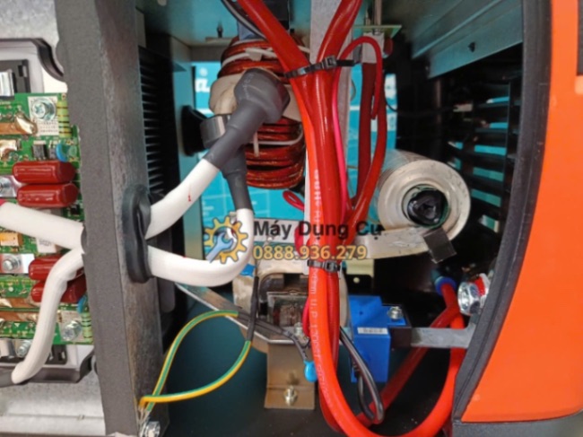Hệ thống dây dẫn bên trong máy hàn Jasic TIG315PACDC