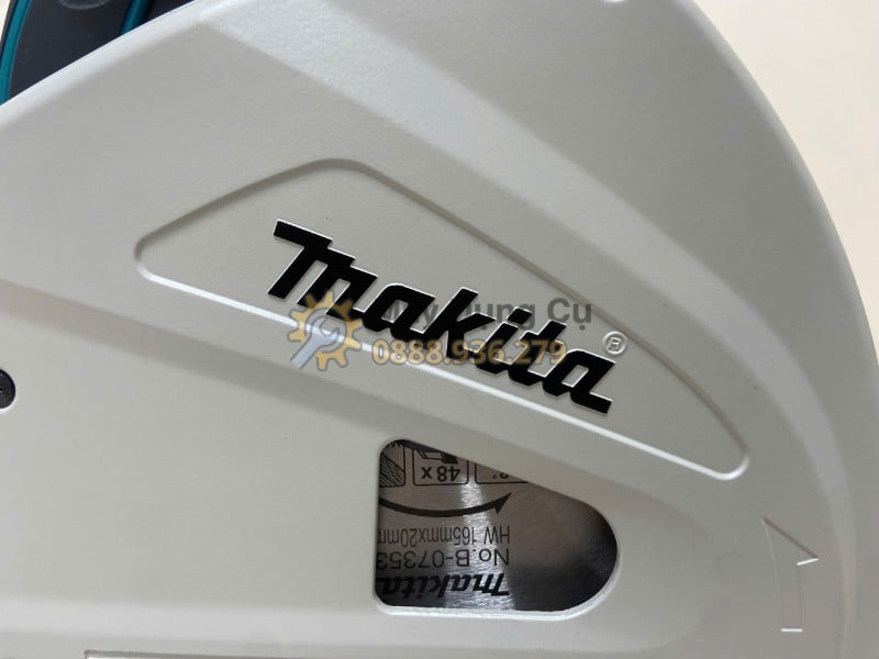 Mã model Makita SP6000 trên thân máy