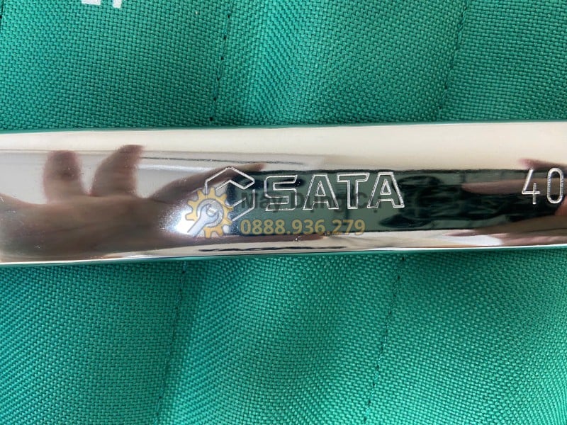 Logo SATA trên cờ lê vòng miệng SATA 09027