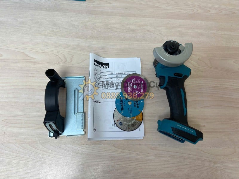 Máy cắt cầm tay dùng pin 18V Makita DMC300Z 76mm bộ 2 pin 5.0Ah 1 sạc