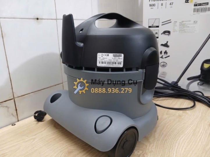 Mặt sau máy hút bụi Karcher T 8/1 Classic