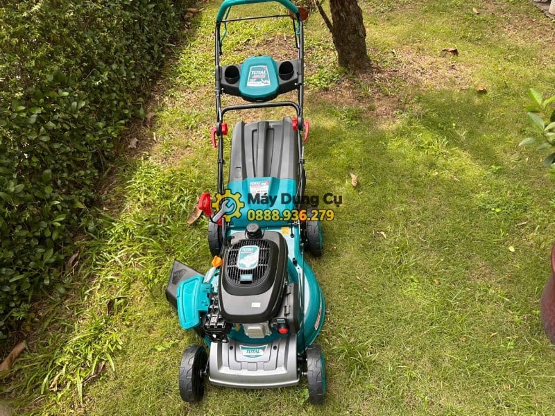 Máy cắt cỏ dùng xăng Total TGT196202 nhìn chính diện