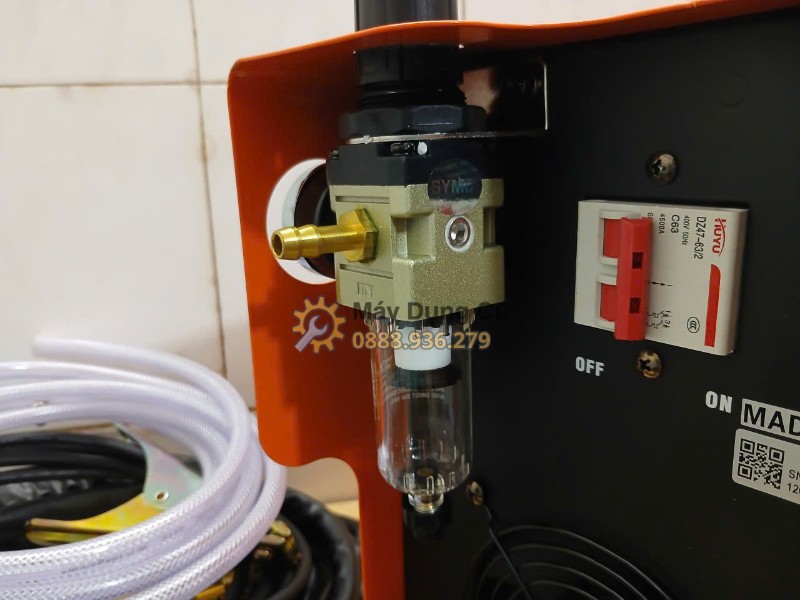Bộ lọc khí và aptomat của máy cắt Plasma Jasic CUT60 L211