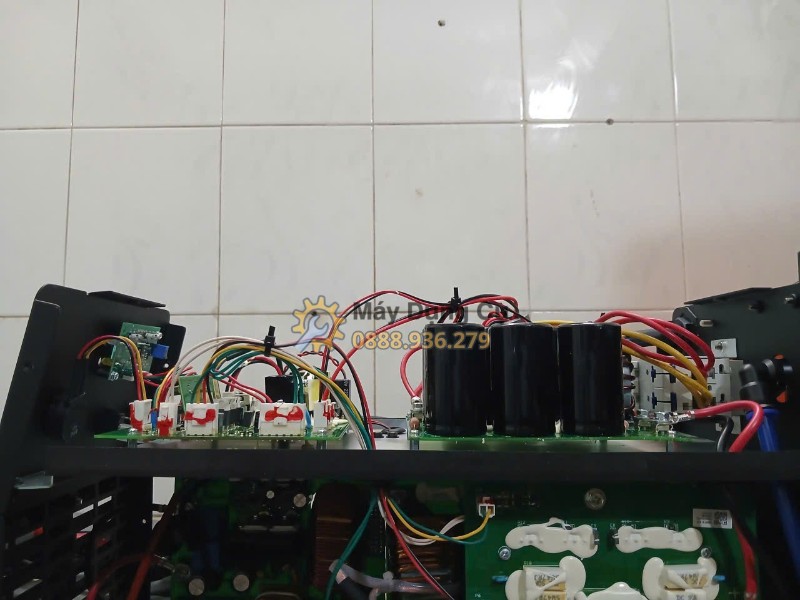Linh kiện bên trong phía trên máy cắt Plasma Jasic CUT60 L211