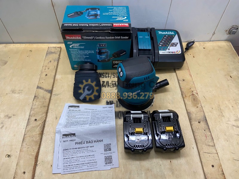 Máy chà nhám tròn dùng pin Makita 18V DBO180RFE full bộ