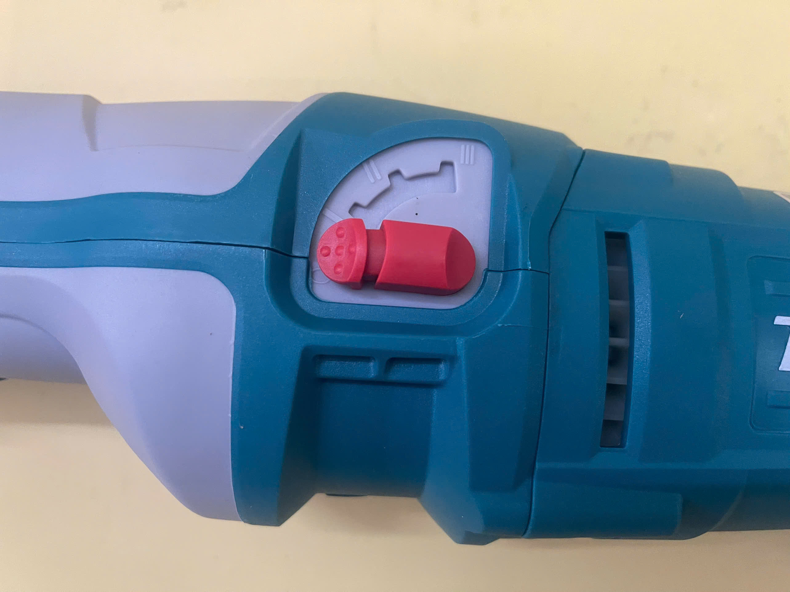 Máy cưa kiếm 1200W Total TS1001201 chính hãng 220-240V tốc độ 1000-2800rpm