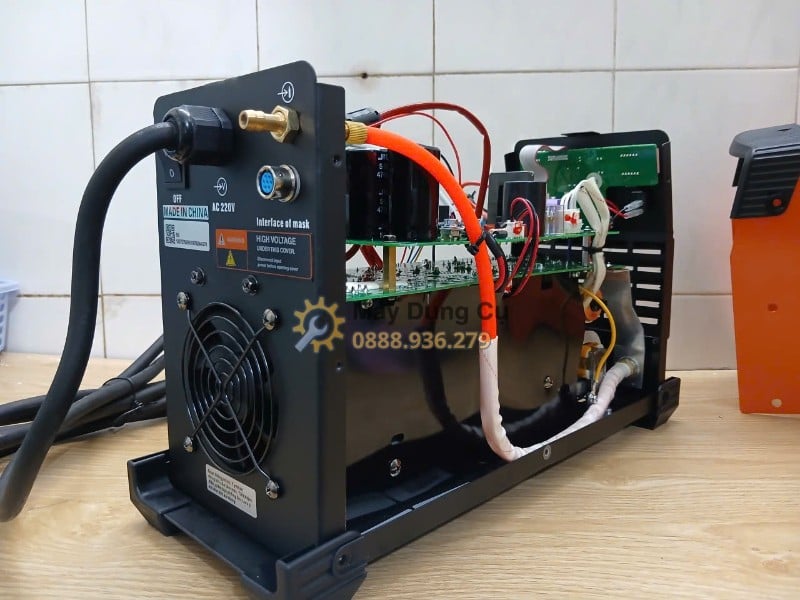 Máy hàn TIG nguội Jasic TIG250S W228 - mat sau mo vo va duong ong