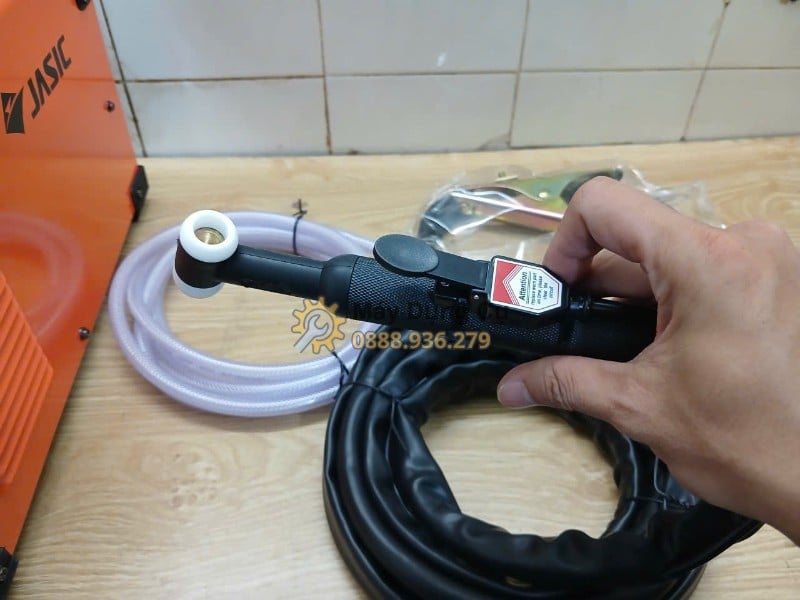 Máy hàn TIG nguội Jasic TIG250S W228 - sung han tig cam tay