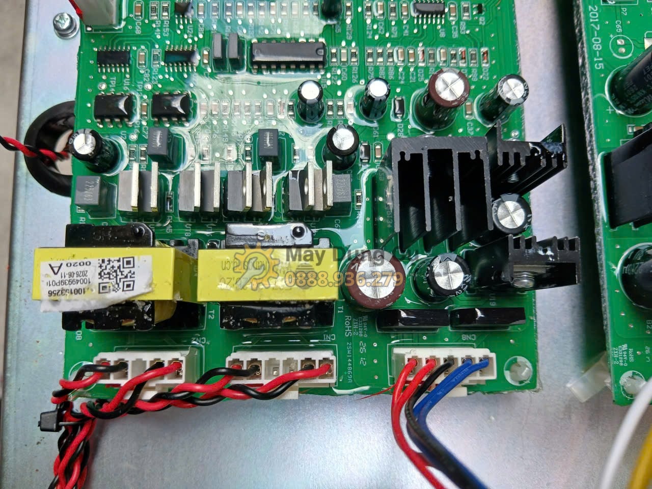 Cận cảnh bộ phận điện bên trong máy hàn Jasic MIG500 J8110