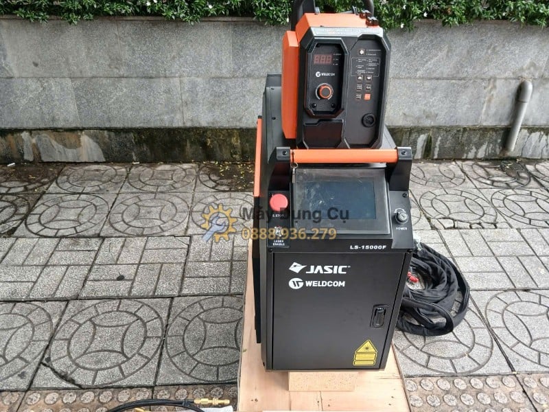 Máy hàn laser Jasic LS-15000F thế hệ 3 - mat truoc nhin chinh dien
