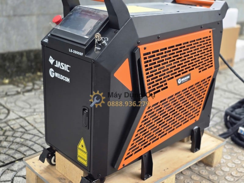 Máy hàn laser Jasic LS-20000F thế hệ 3 nhìn góc chéo bên trái