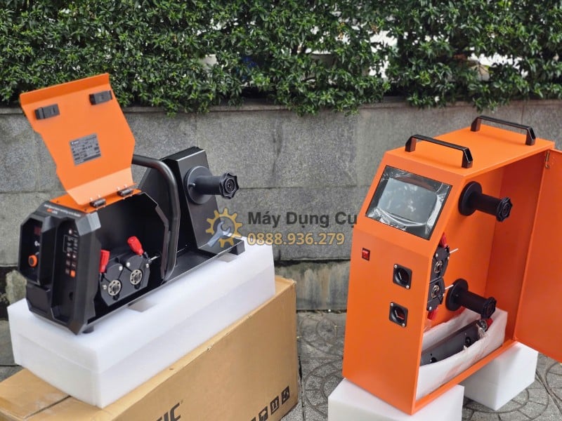 Máy hàn laser Jasic LS-20000F cùng súng hàn cầm tay