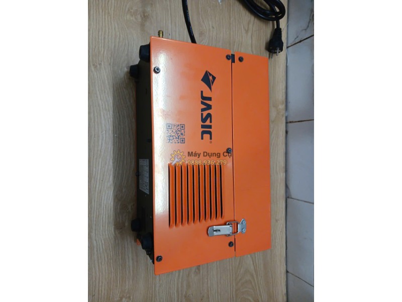 Máy hàn MIG Jasic NB-160E – nắp bên và khe thông gió