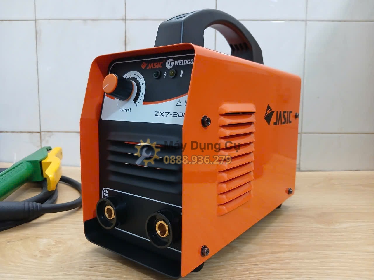 Máy hàn que Jasic model ZX7-200E nhỏ gọn