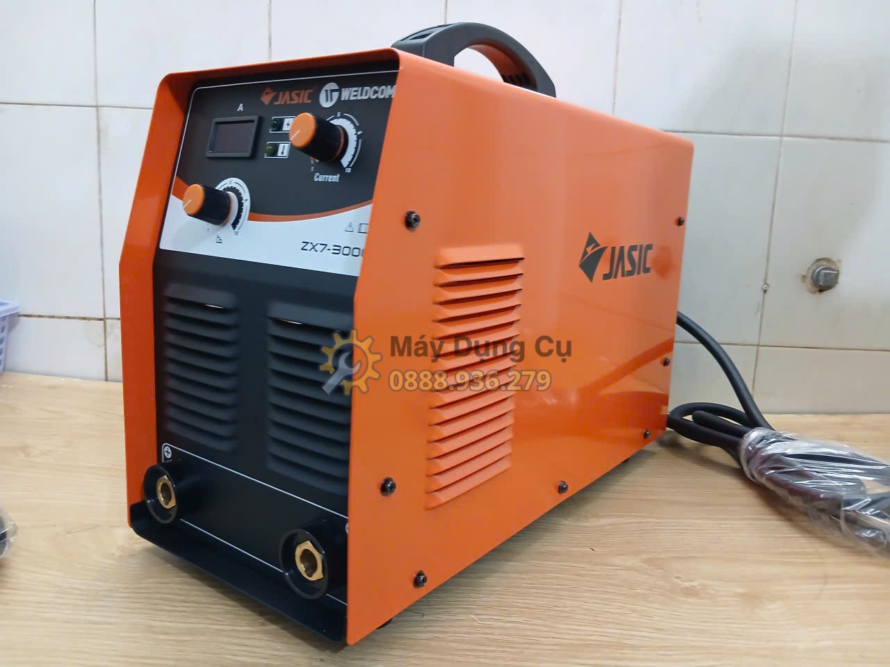 Máy hàn que Jasic model ZX7-300E nguồn điện 220V Máy hàn que Jasic model ZX7-300E nguồn điện 220V