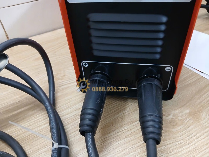 Máy hàn que Jasic ZX7-250E - cong ket noi phu kien mat truoc