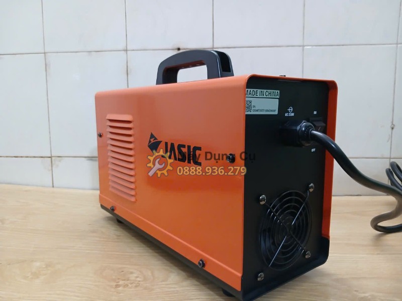 Máy hàn que Jasic ZX7-250E - goc cheo mat sau than may