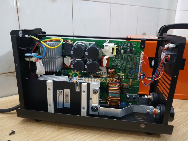 Máy hàn que Jasic ZX7-250E - linh kien ben trong toan canh