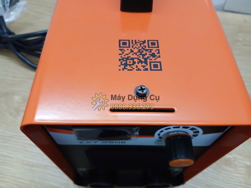 Máy hàn que Jasic ZX7-250E - mat tren ma qr