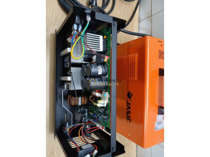 Máy hàn que Jasic ZX7-250E - noi that may mo vo toan canh