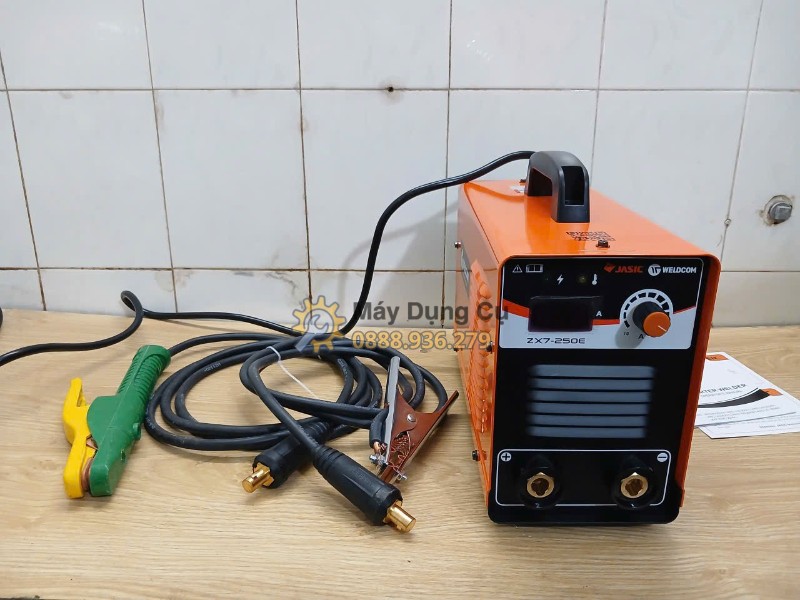 Máy hàn que Jasic ZX7-250E - toan bo may kem phu kien