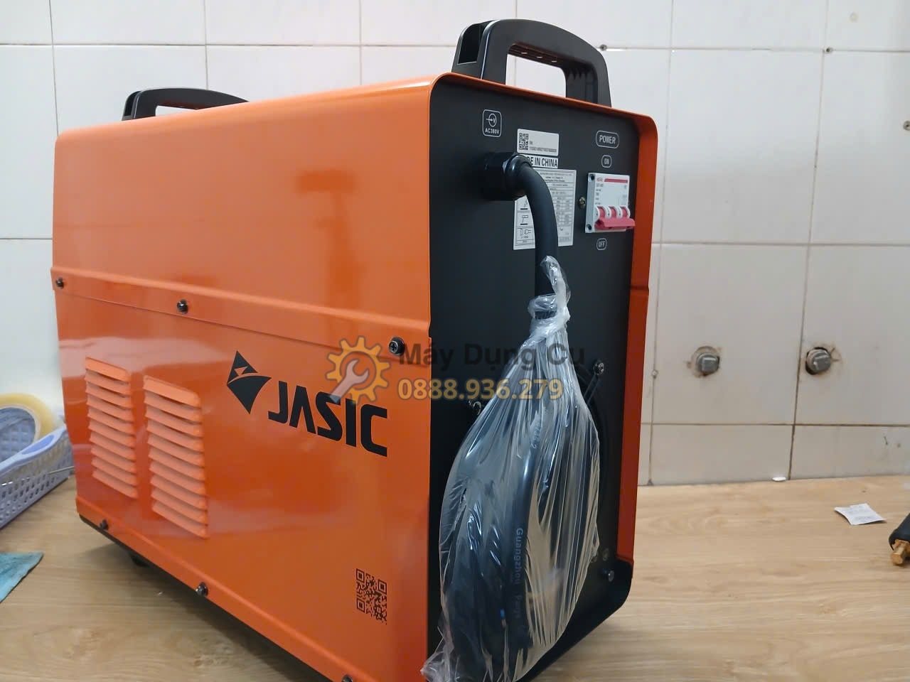 Máy hàn TIG Jasic model J98 thiết kế công nghiệp chính hãng