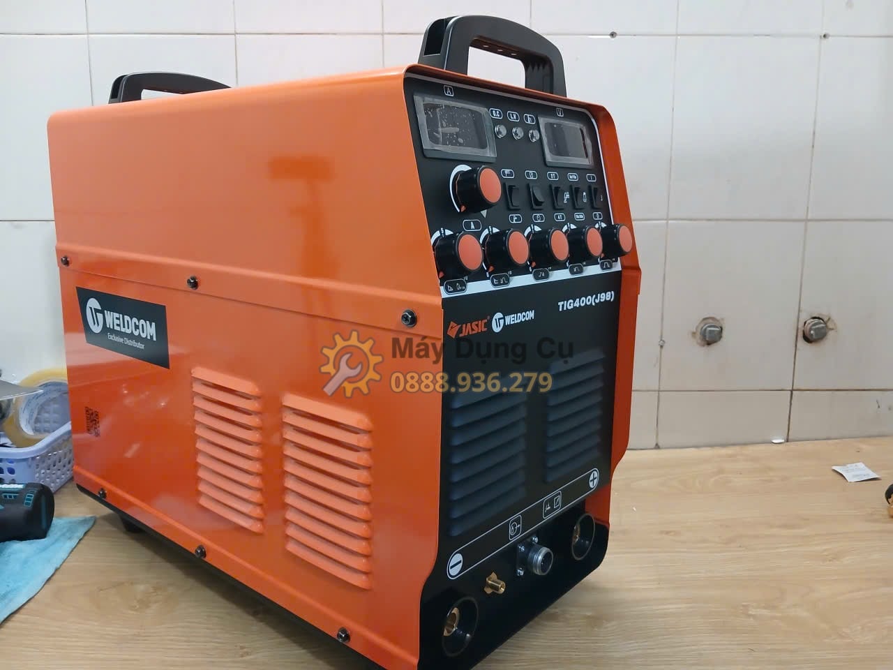 Máy hàn TIG Jasic TIG-400 J98 dùng gia công kim loại công nghiệp