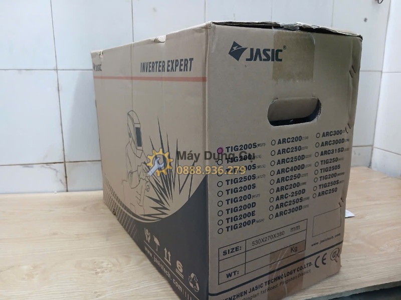 Máy hàn TIG Jasic TIG200S W221 - thung carton dong goi ben ngoai