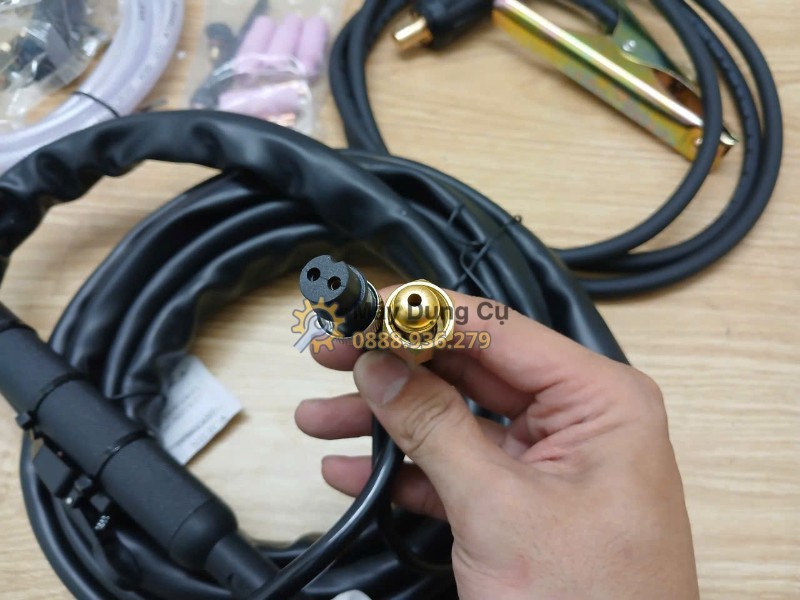 Máy hàn TIG nguội Jasic TIG300 W229 - dau noi day han bang dong
