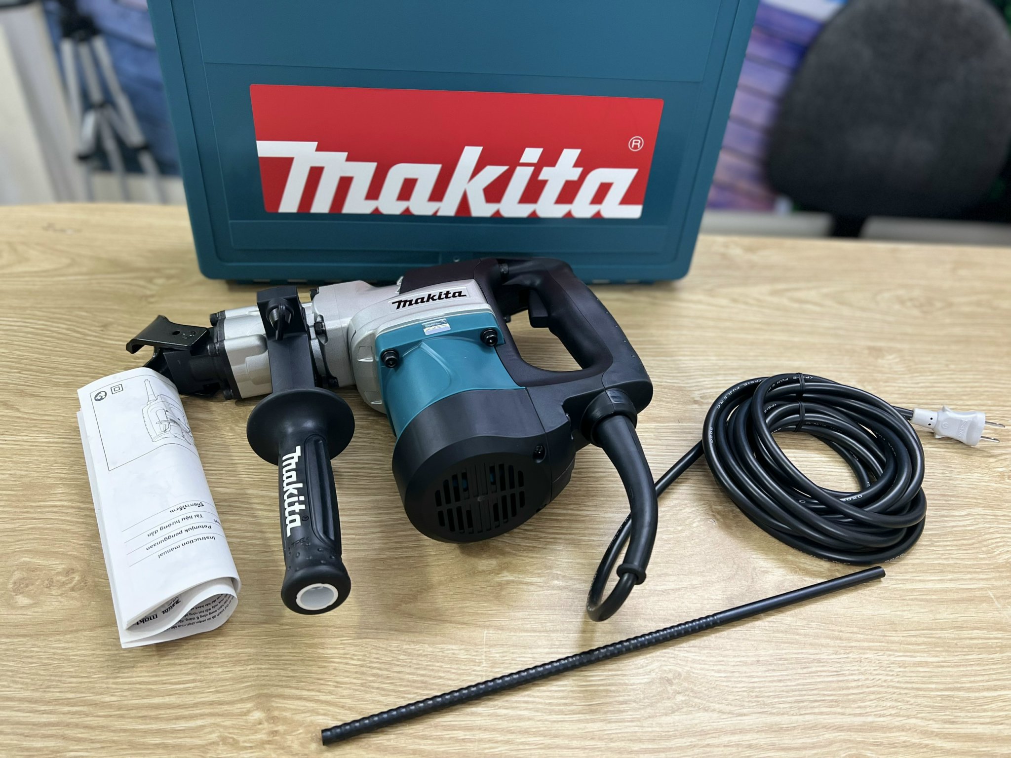 Máy khoan bê tông Makita HR3530 1050W