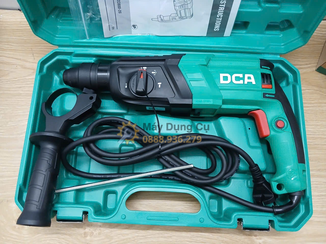 Máy khoan búa 800W DCA AZC800-26 sử dụng đầu gài SDS Plus