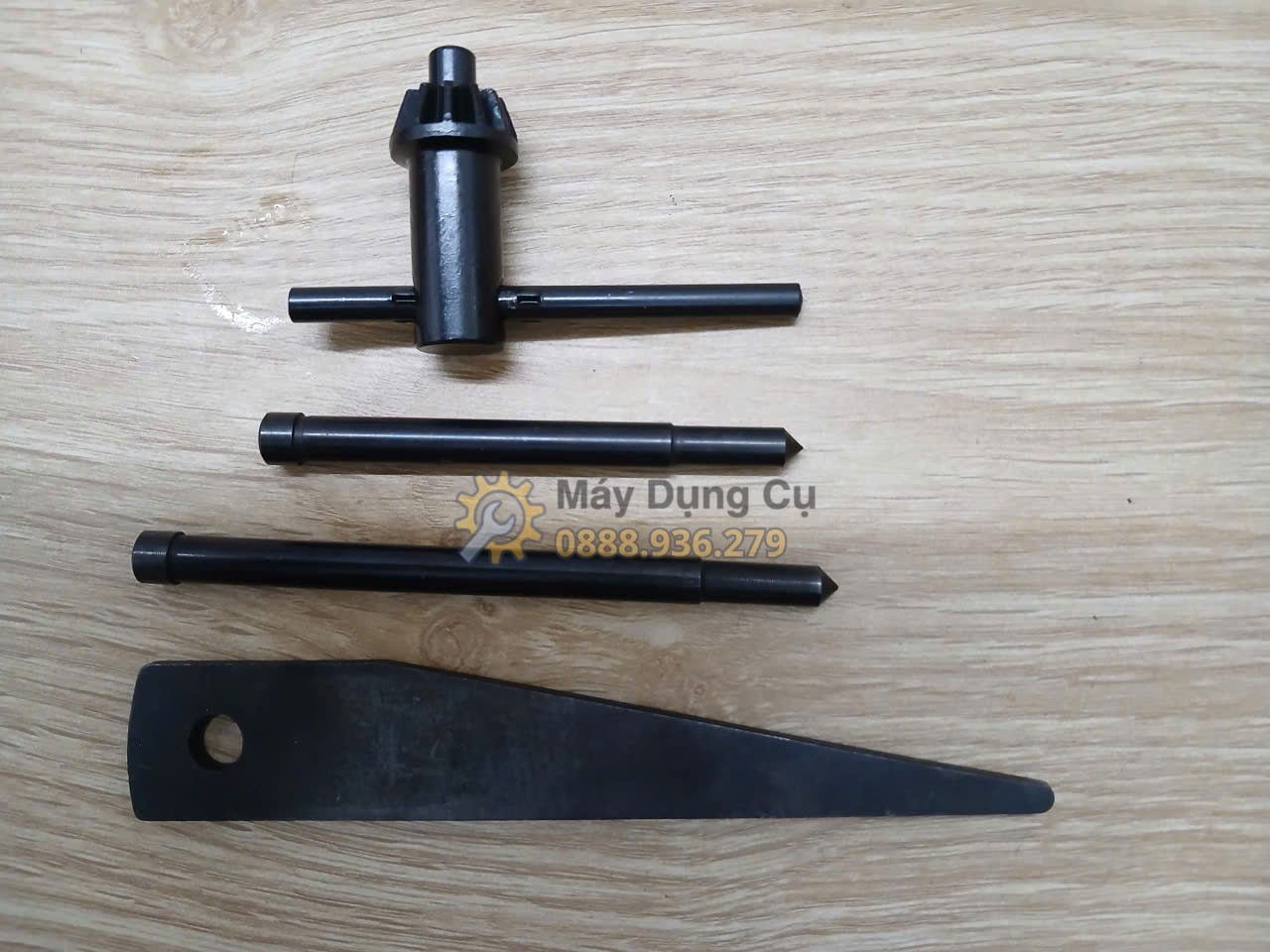 Máy khoan từ DCA AJC23 dùng cho thợ cơ khí khoan thép tại xưởng