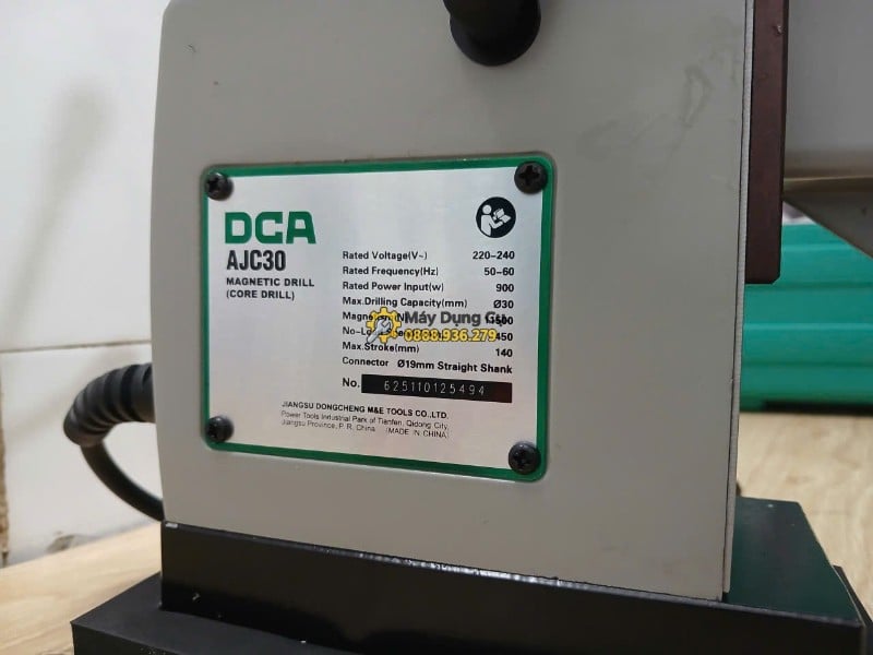 Tem thông số kỹ thuật máy khoan từ DCA AJC30