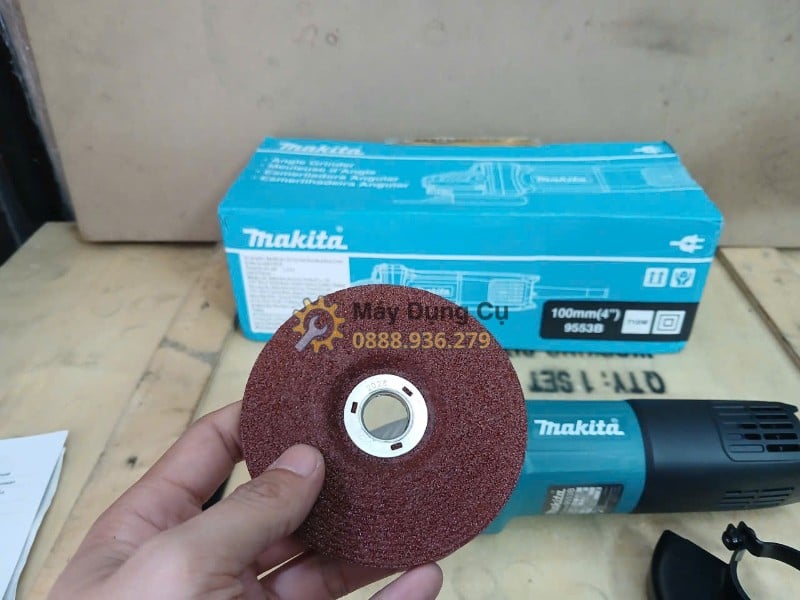 may mai goc makita 9553b dia mai cam tay can canh