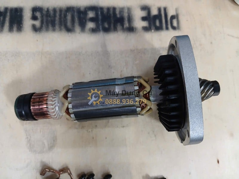 may mai goc makita 9553b roto kem banh rang dau truc