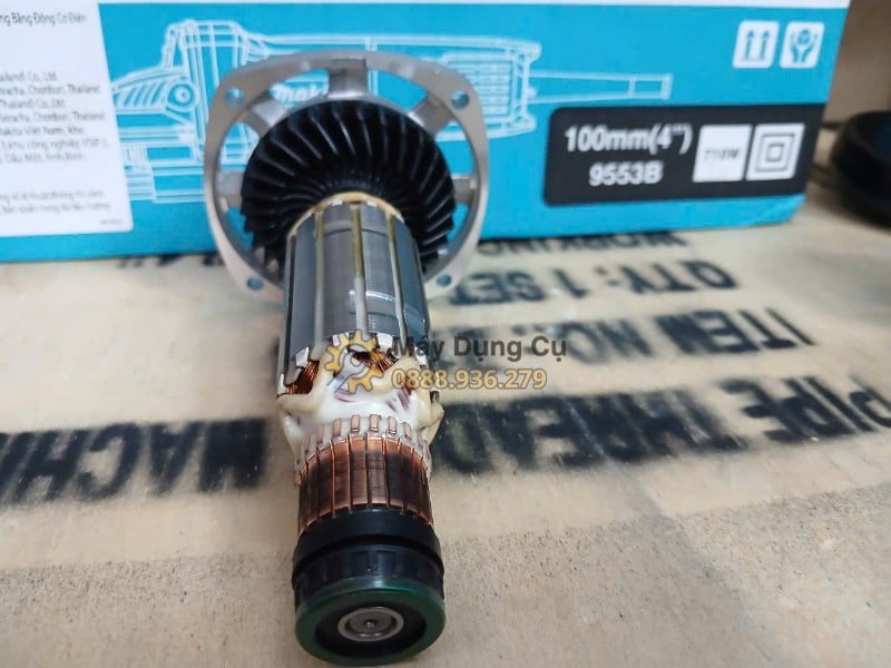 may mai goc makita 9553b roto thao khoi than may