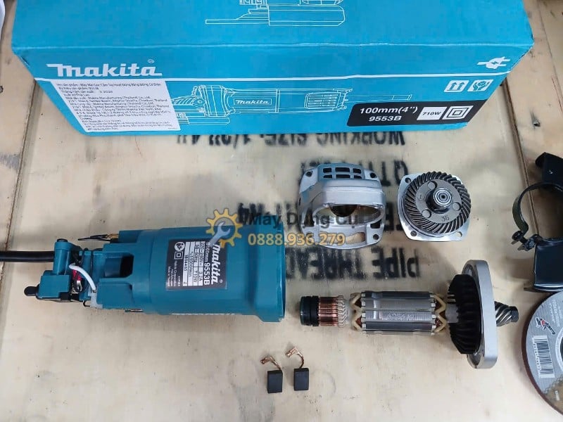 may mai goc makita 9553b than may mo vo va roto