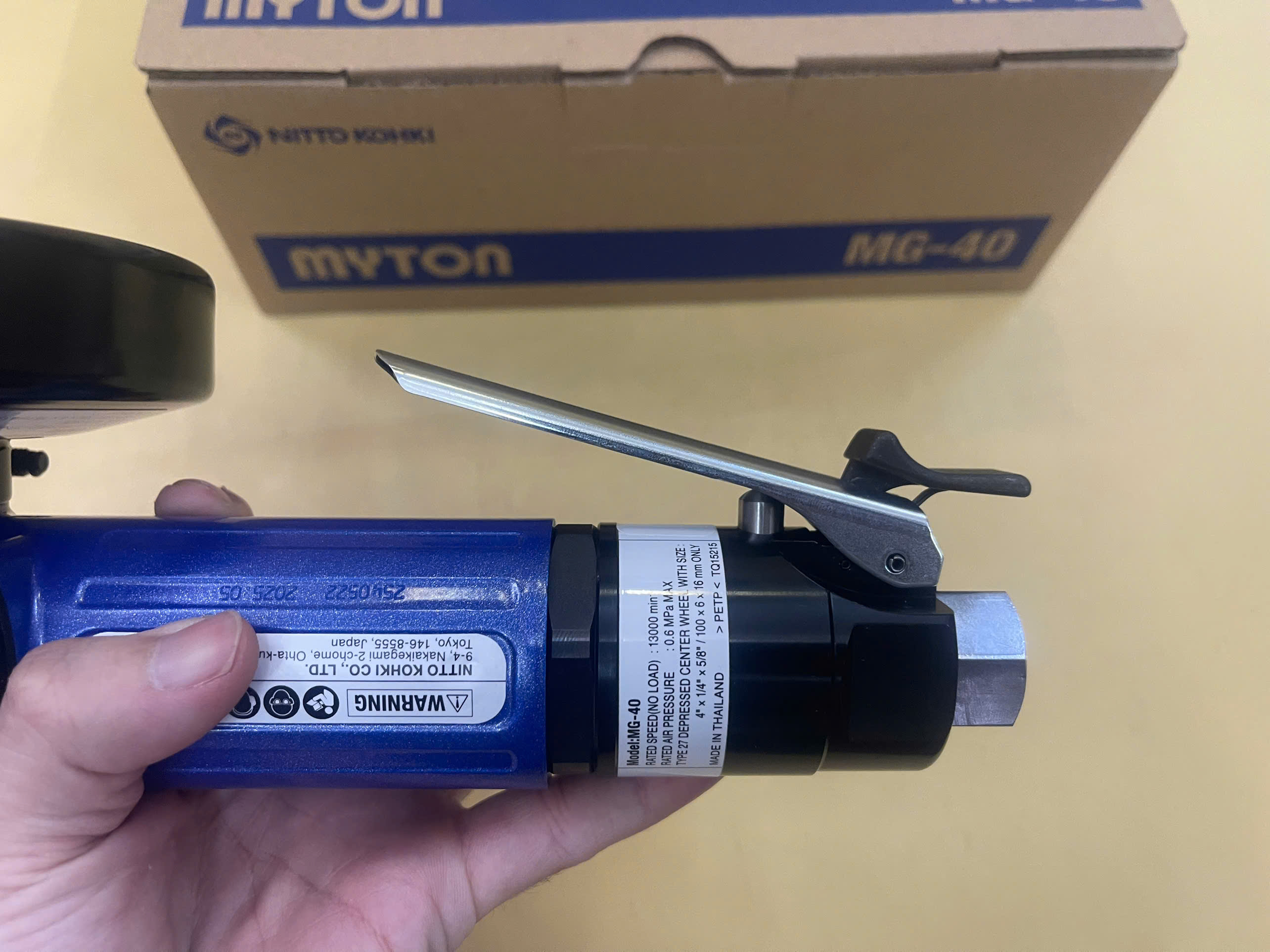 Máy mài khí nén MG-40 Nitto Kohki tốc độ 13000 vòng phút dùng đá mài 100mm