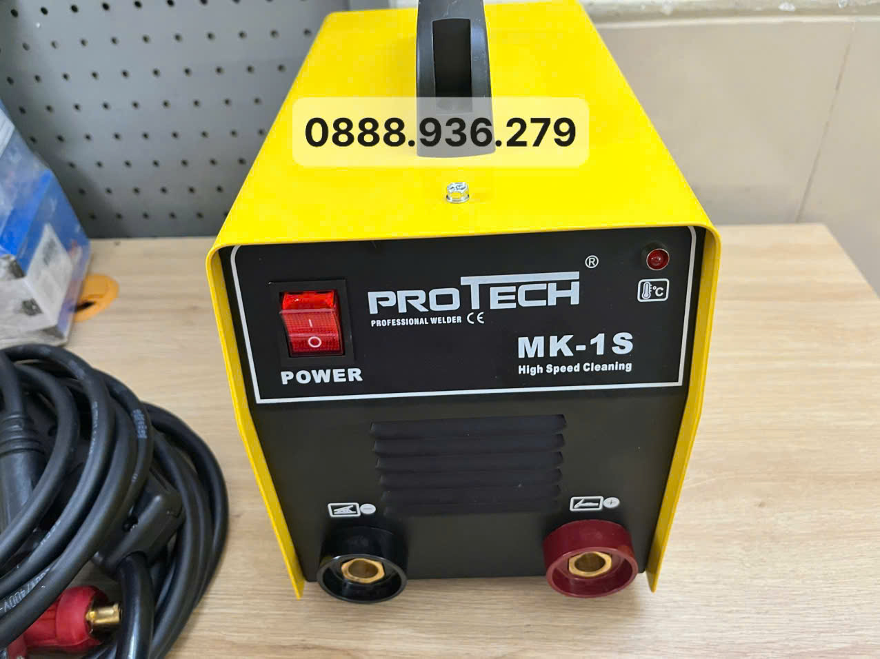 Máy tẩy rửa mối hàn inox điện hóa Protech MK-1S – 1000W, 60A, chính hãng Máy tẩy rửa mối hàn inox điện hóa Protech MK-1S 1000W 60A chính hãng